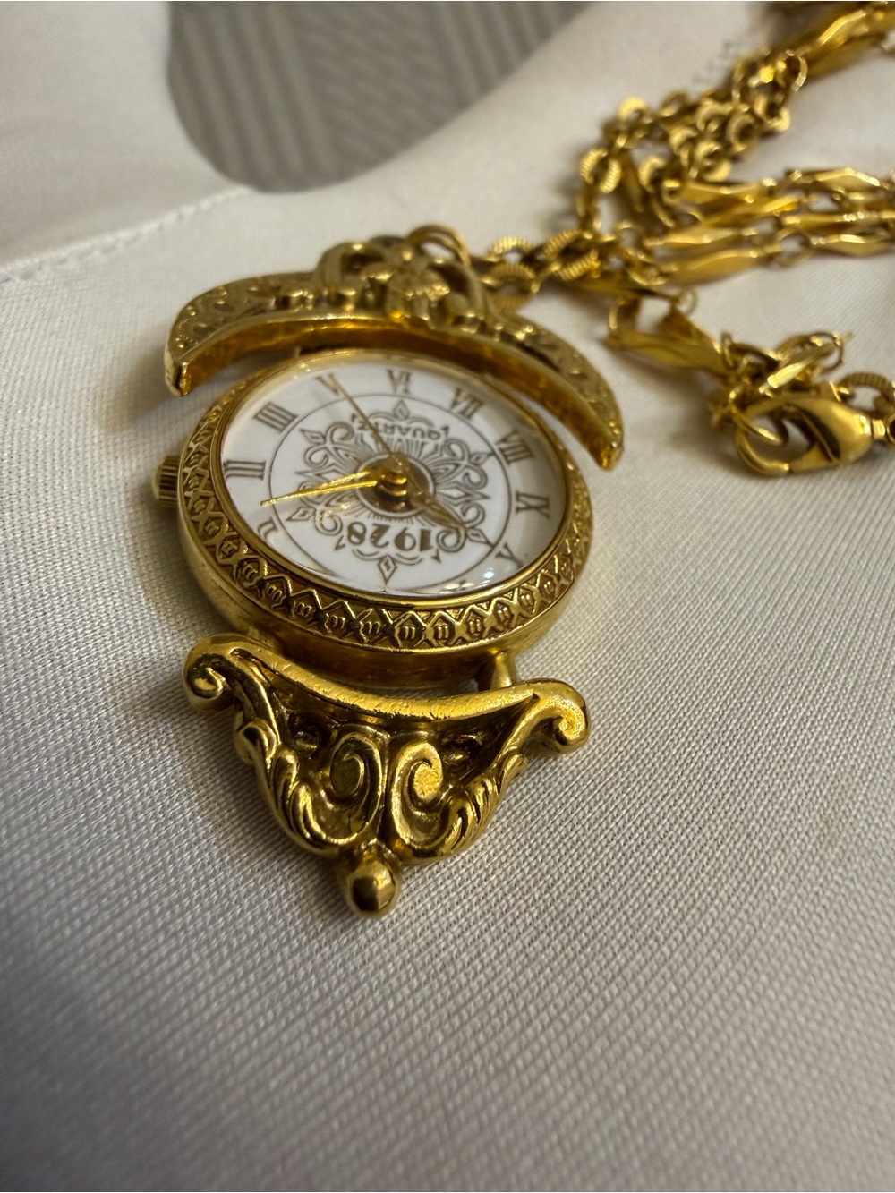 Vintage 1928 Jewelry Co Gold-Tone Swivel Pendant Watch Necklace 32’ Ladies - Picture 4 of 15